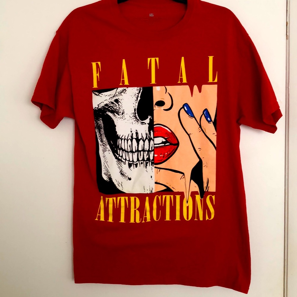 Fashion Nova Men Fatal Attractions red M tee shirt